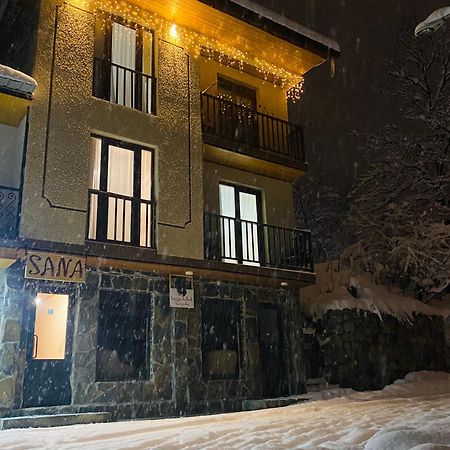 Sana Guest House Местія Екстер'єр фото
